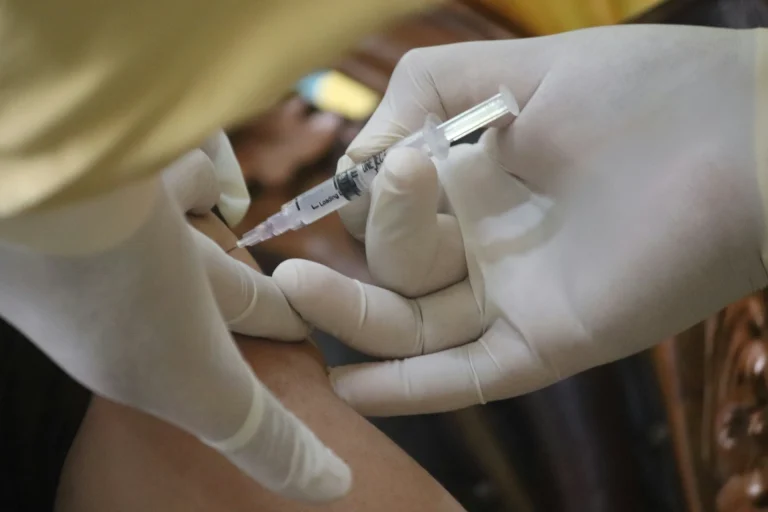 Vaksin Pneumonia di Indonesia: Berapa Biaya, Merk, dan Waktu Pemberiannya?