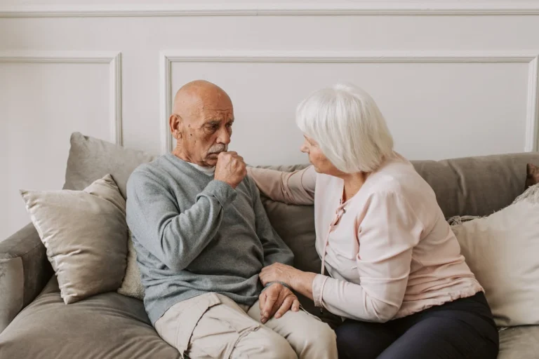 Apa Pneumonia Menular? Pahami Risiko, Gejala, dan Pencegahannya