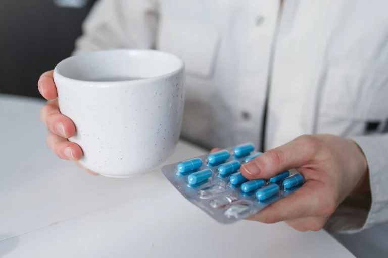 Cara Efektif Memberikan Vitamin untuk Lansia yang Susah Makan