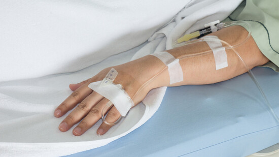 Infus Elektrolit dalam Layanan Kesehatan Modern Berbasis Rumah