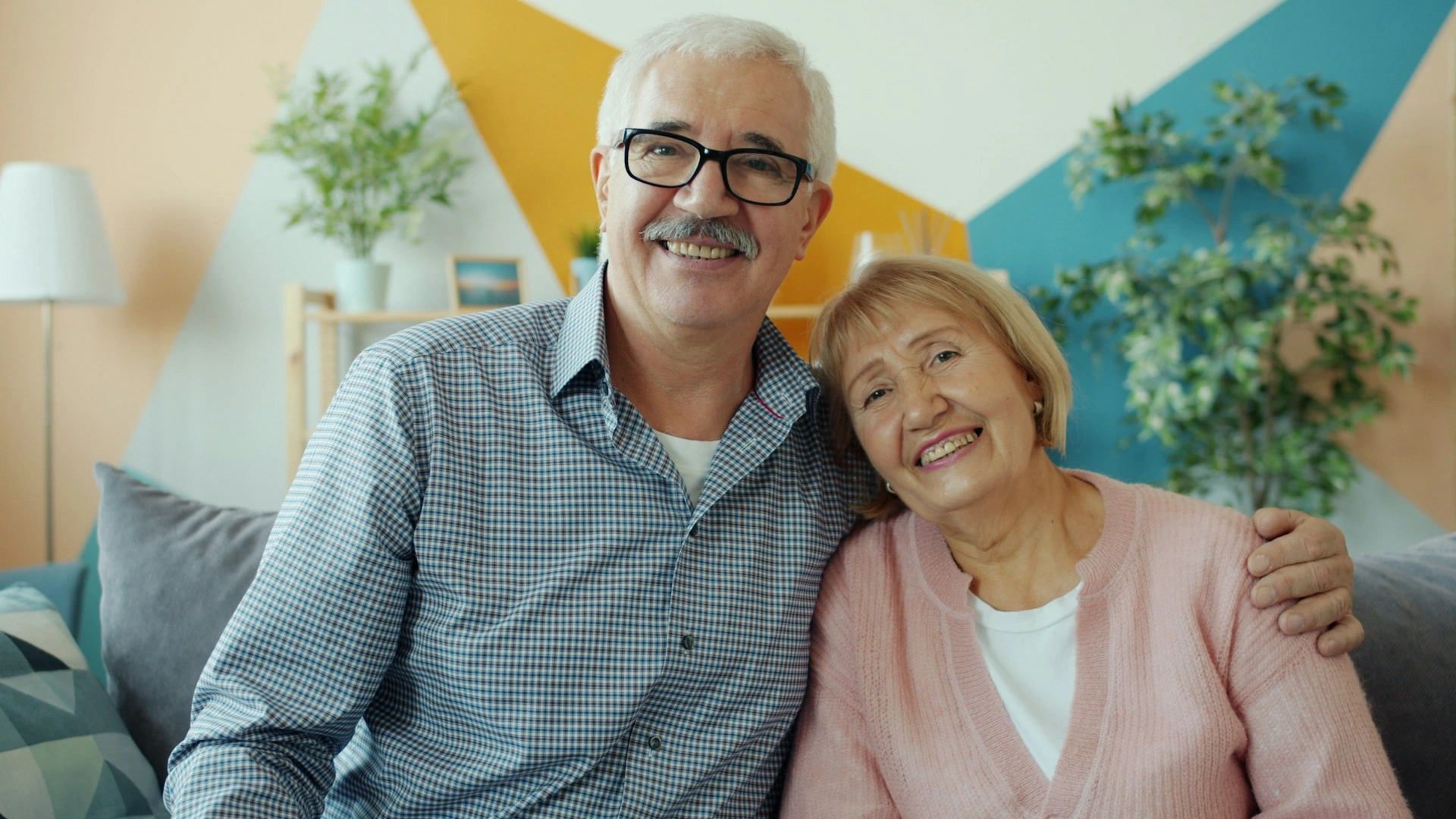 Mengapa Kesehatan Gigi Lansia Penting? Ini Penjelasan dan Cara Merawatnya