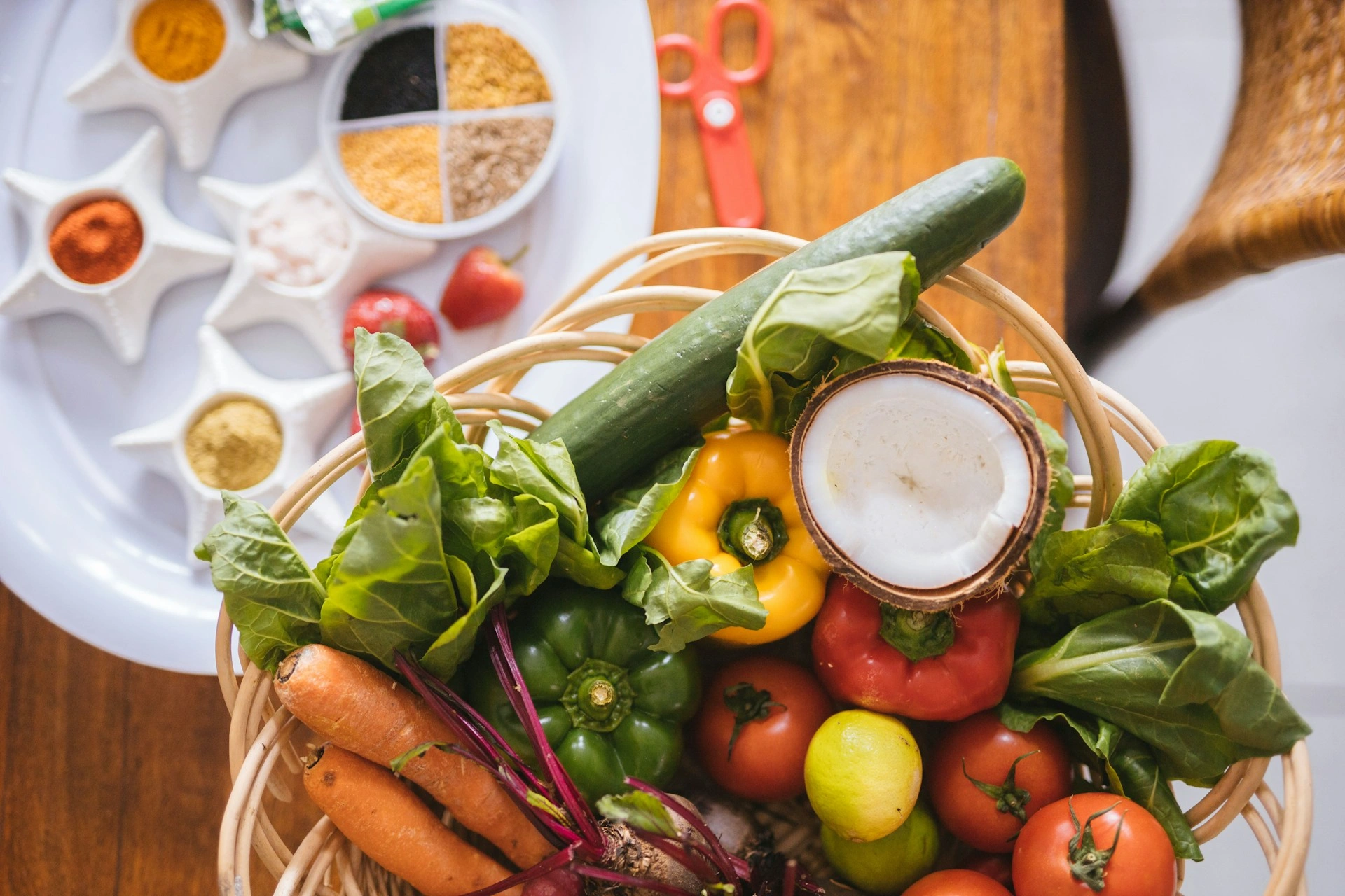 Vitamin Penting untuk Lansia agar Tetap Sehat, Aktif, dan Mandiri di Usia Emas