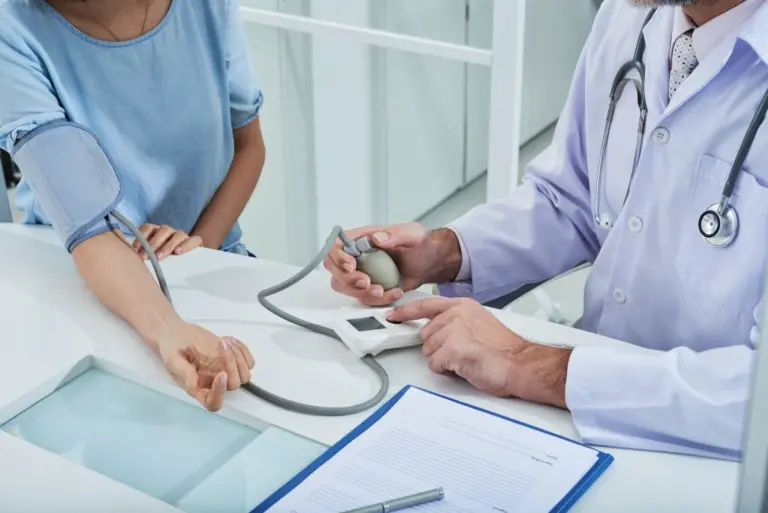 Butuh Pemeriksaan Medis? Dokter Spesialis ke Rumah Bisa Jadi Solusinya