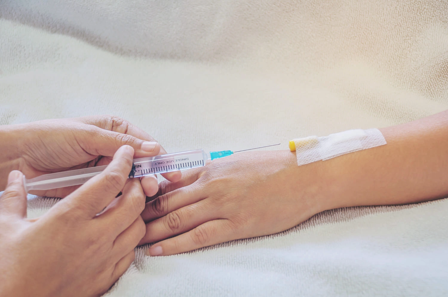 Tahapan Pemberian Infus pada Demam Berdarah